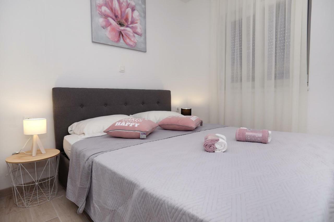 Apartment Little Marijeta Трогир Экстерьер фото