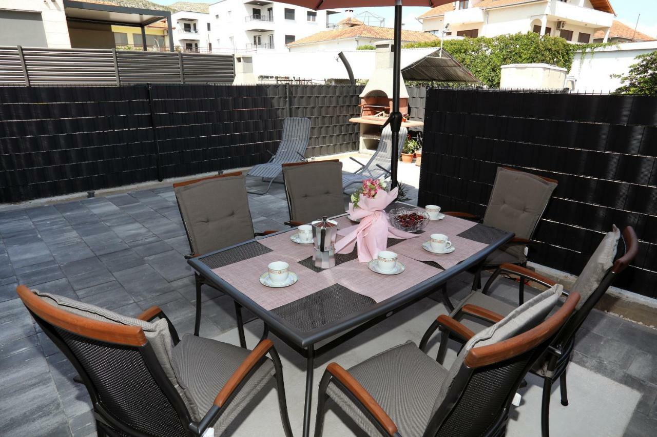 Apartment Little Marijeta Трогир Экстерьер фото